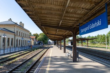 Yenilenmiş tren istasyonu.