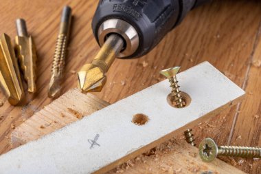 Atölye tuzları için konik matkap ve karşı lavabo. Aksesuarlar ve 