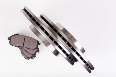 Yolcu vagonu için çelik fren diskleri ve fren yastıkları.. 