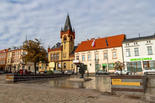 Starý trh v malém městě ve střední Evropě. — Stock fotografie