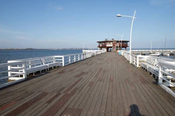 Pier on the bay in Central Europe. — Stock Photo, Image