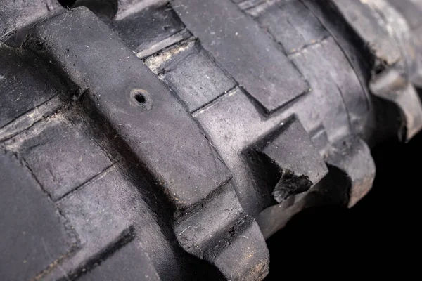 Motosikletin Lastiğinde Delik Var Yüksek Lastikli Hasar Görmüş Bir Lastik — Stok fotoğraf