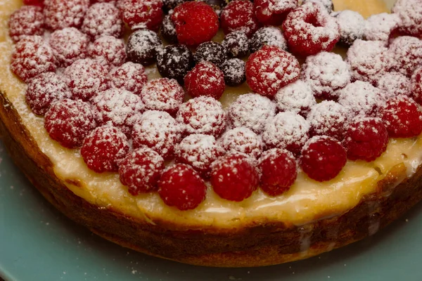 Homemade Cheesecake Fresh Raspberries Currants Healthy Organic Summer Dessert Cheesecake — Stock Photo, Image