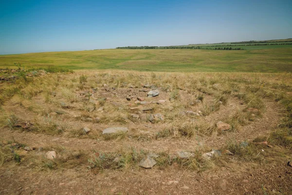 Steppe Létě Krásný Spodní Pohled Písčité Stepní Kopce Pokryté Zelenou — Stock fotografie