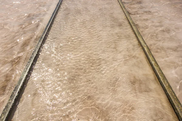 Primer Plano Del Ferrocarril Playa Del Lago Rosa Salado Bursol —  Fotos de Stock