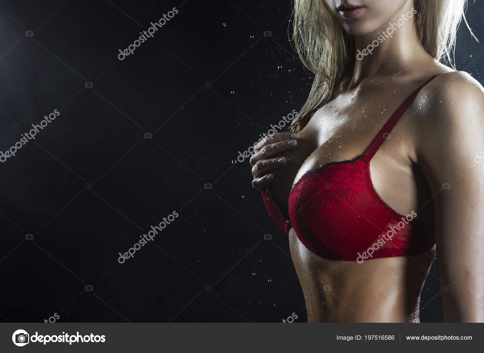 Close Photo Wet Hot Sweaty Sensual Big Tits Tanned Athletic Stock Photo by  ©alextorb 197516586