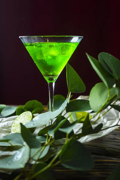 Ein Grünes Getränk Mit Eiswürfeln Einem Glas Für Mojito Auf — Stockfoto