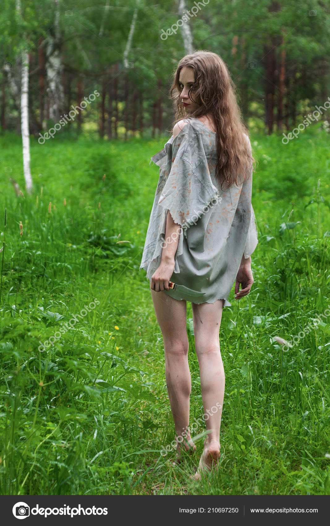 Девушки в разодранной одежде фото — img 8