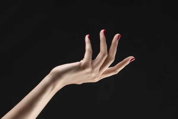 Close Mão Mulher Bonita Com Manicure Vermelho Nas Unhas Creme — Fotografia de Stock