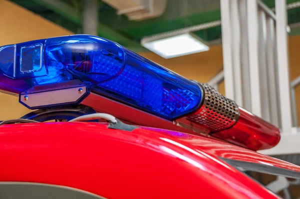 Advertencia Roja Azul Con Sirena Larga Techo Del Coche Pie — Foto de Stock