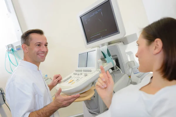 Termin beim Sonographen — Stockfoto