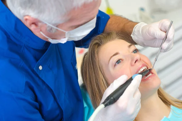 Drilling into bad tooth — Stock Photo, Image