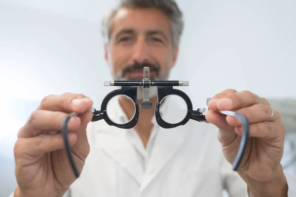 Nahaufnahme einer Sehtestbrille — Stockfoto