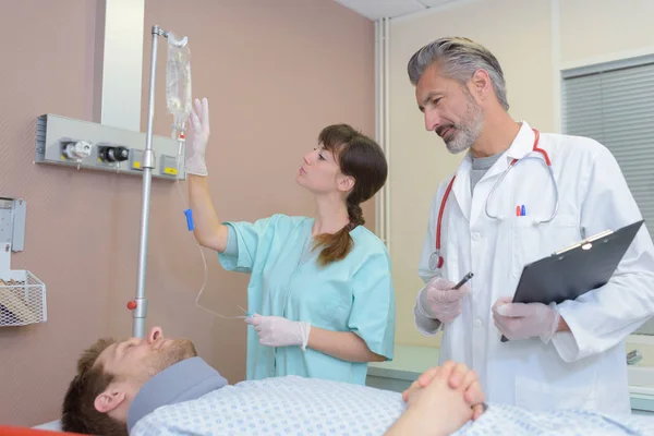 Krankenhaus Alltagsszene und Arzt — Stockfoto