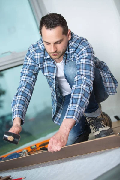 Reparatiebouw en woonconcept — Stockfoto