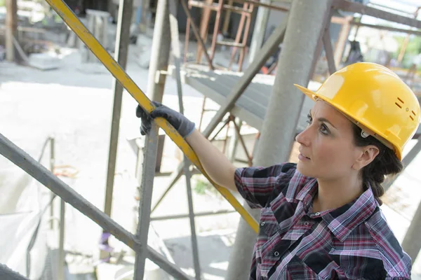 Woman site manager and builder — Stock Photo, Image