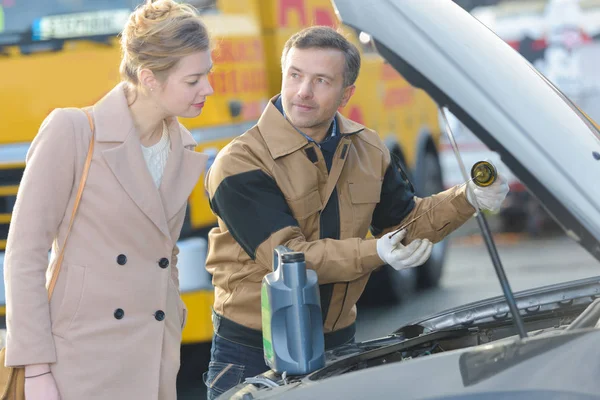 Auto Mechanic Female Customer Garage — Stock Photo, Image