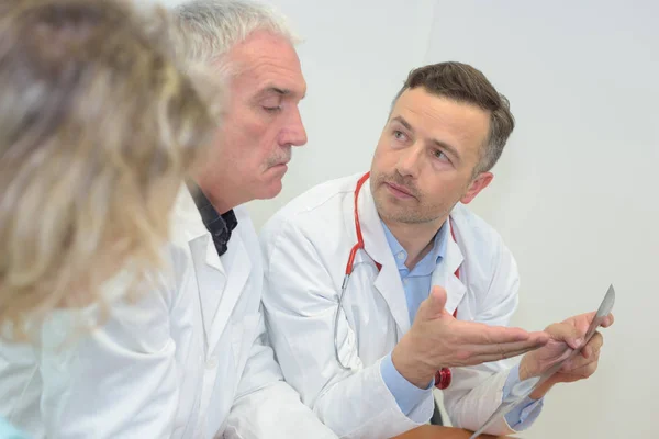 Doctores Conversando — Foto de Stock