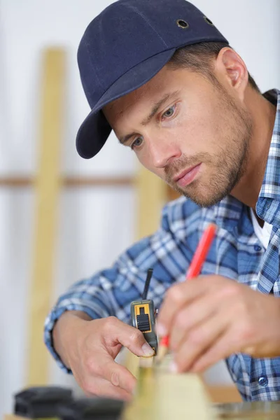 Fleißiger Tischler Und Mann — Stockfoto