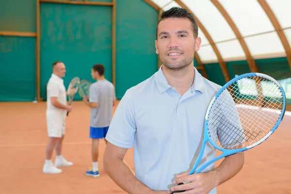 Mannen Tennisbaan — Stockfoto