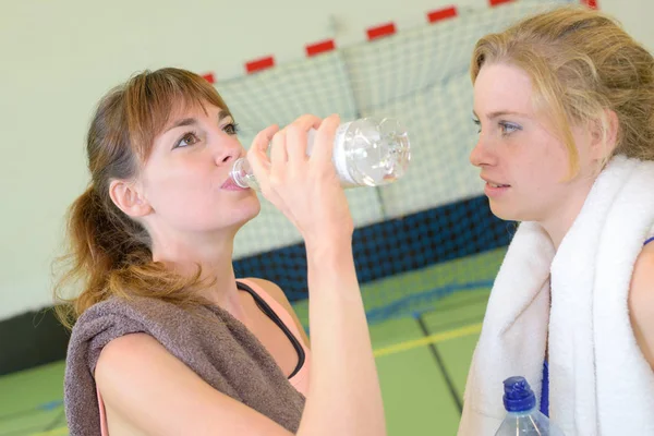 Sportswoman Drinking Water Sportswoman — Stock Photo, Image