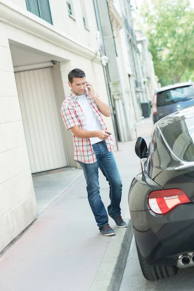 Nieuwe Auto Man — Stockfoto