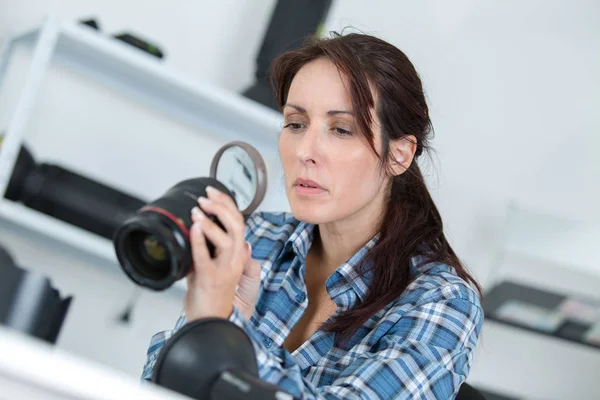 Fotograferen van apparatuur, onderhoud en reparatie — Stockfoto