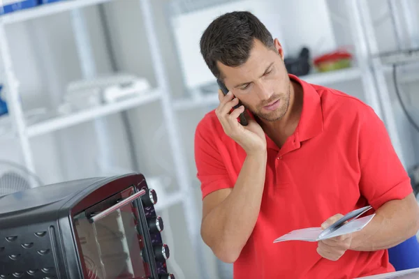 Bellen voor de garantieservice — Stockfoto