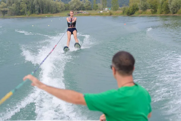 Wakeboarding Aktivität Auf Dem See — Stockfoto