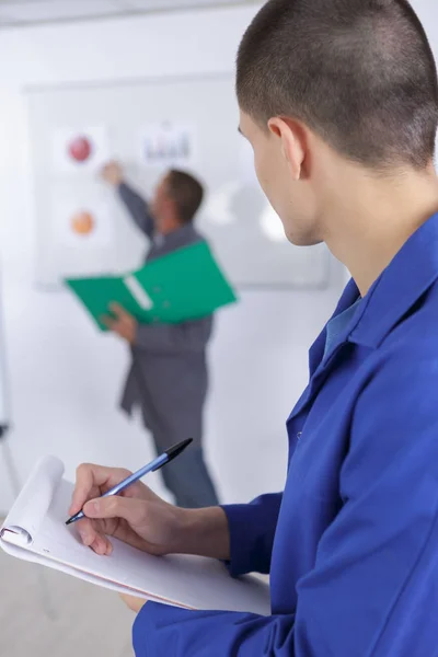 Studente Scuola Professionale Prendere Appunti Durante Lezione — Foto Stock