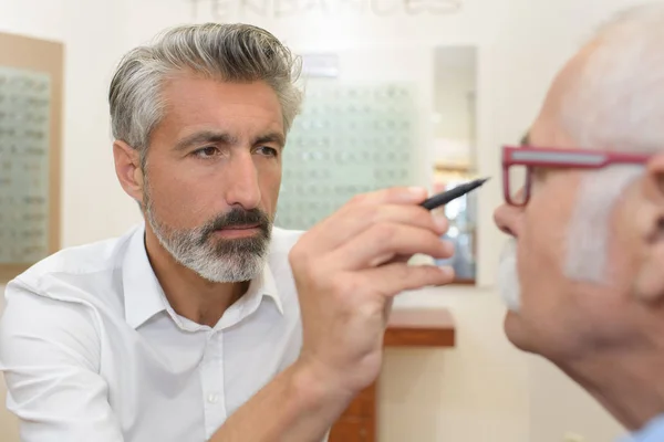 Göz Doktoru Göz Kliniği Içinde Işte — Stok fotoğraf