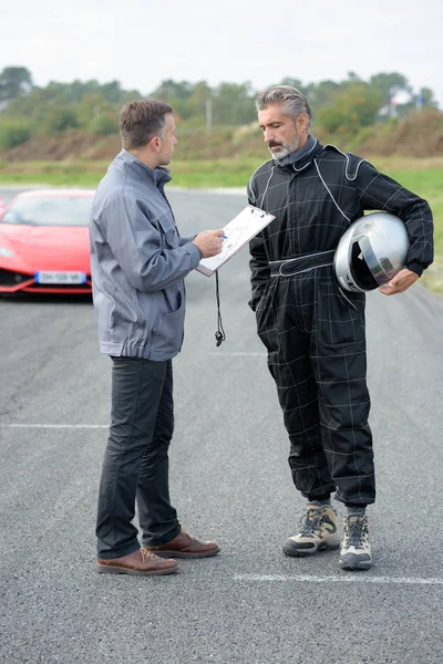 Tentando Carro Corrida — Fotografia de Stock