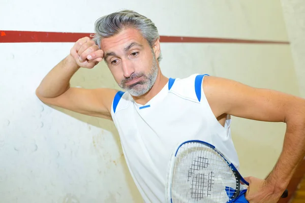 Squash Spieler Wirkt Erschöpft — Stockfoto