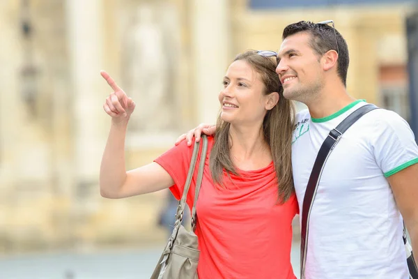 Couple Sightseeing Pretty — Stock Photo, Image