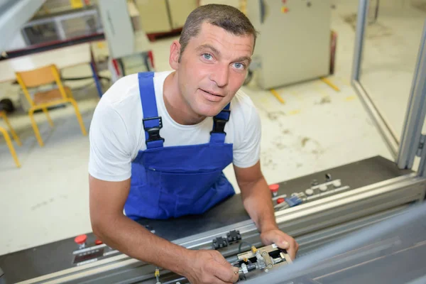 Tecnico Lavoro Posa — Foto Stock