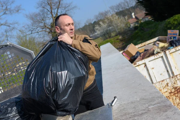 Garbage Worker Collecting Plastic Bags — Stock Photo, Image