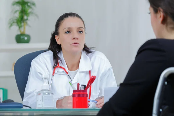 Psicólogo Paciente Deprimido Consultório Durante Consulta — Fotografia de Stock