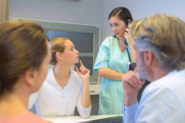 Incontro Tra Medici Pazienti — Foto Stock