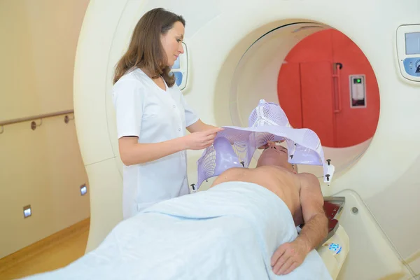 Having a scan and scan — Stock Photo, Image