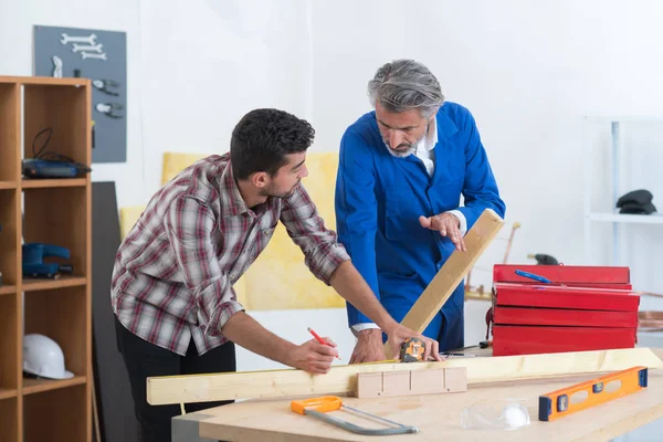 Falegnami tradizionali officina e manuale — Foto Stock