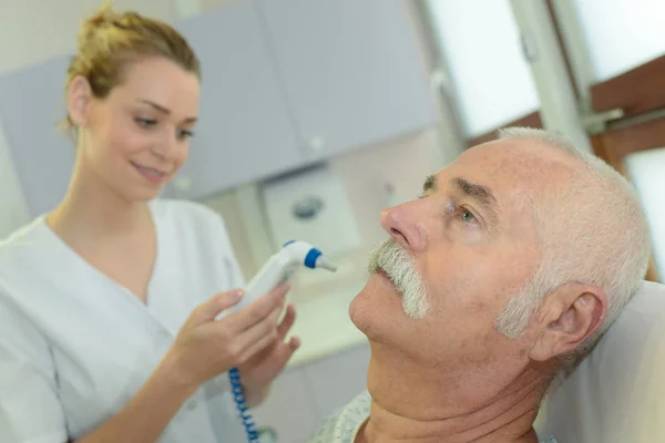 Controle van de lichaamstemperatuur — Stockfoto