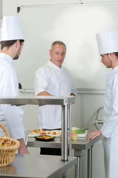 Kochlehrling Restaurantküche — Stockfoto