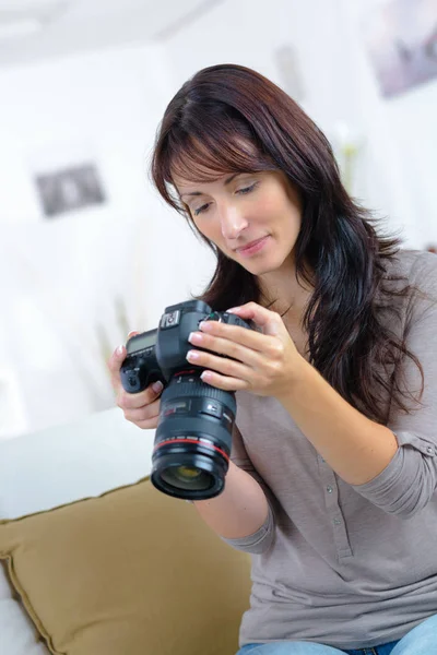 Surfen Der Kamera Und Erholung — Stockfoto