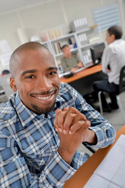 Cheerful male office worker — Stock Photo, Image