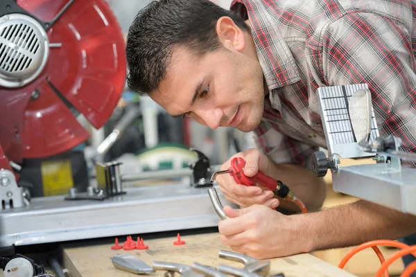 Elektronische Reparatur beheben Renovierung Inventar Geschäftskonzept — Stockfoto