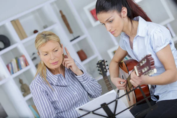 Not in the tune — Stock Photo, Image
