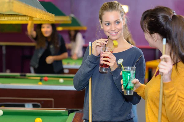 Having a drink in a billiards hall — Stock Photo, Image