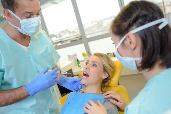 Injecting local anesthesia and profession — Stock Photo, Image