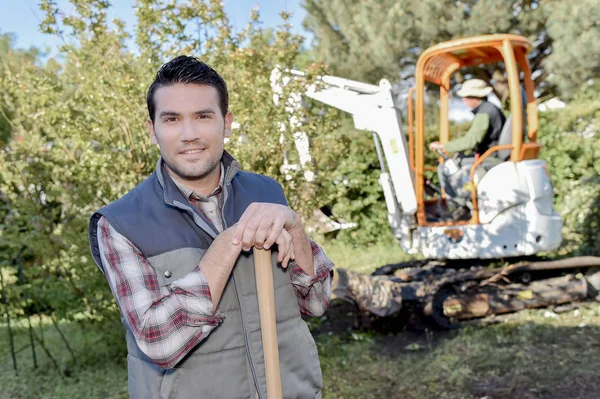 El equipo de jardinería se queda atascado — Foto de Stock