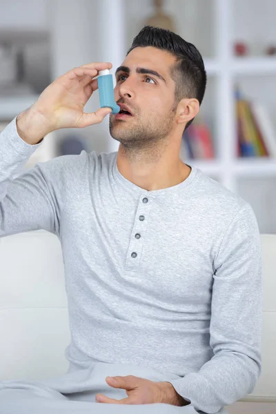 Een astma-aanval — Stockfoto